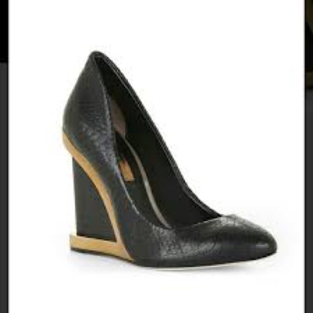 BCBG Snake Metallic trimmed wedge